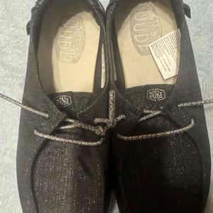 Hey dudes  woman’s size 8